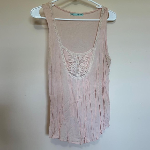 Tops - Y2K Maurices pink tank top with lace detailing and buttons